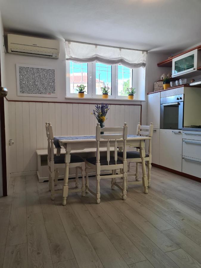 Apartmani Zuban Primošten Exterior foto