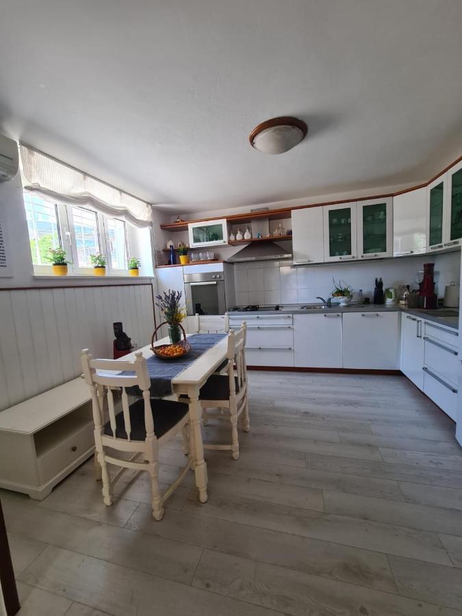 Apartmani Zuban Primošten Exterior foto
